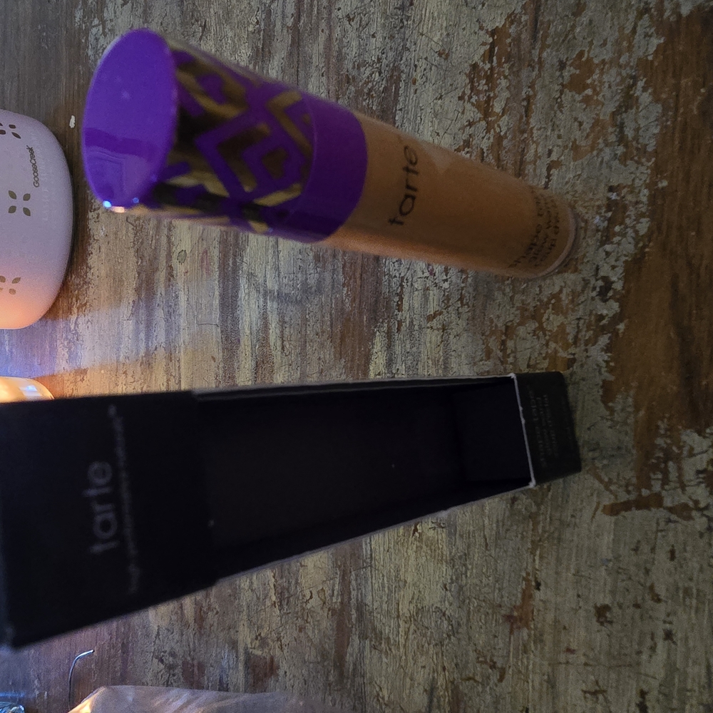 Tarte Foundation - Tan